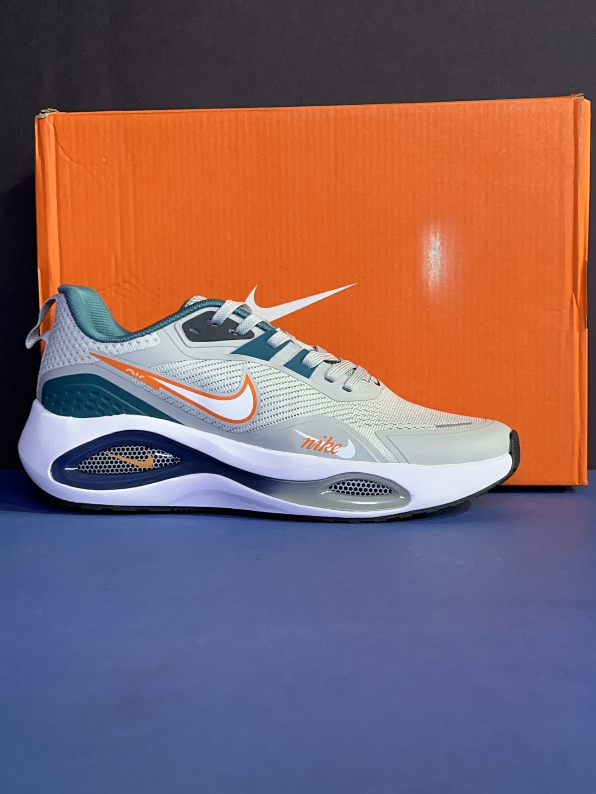 نایک ایر زوم وینفلو وی تو طوسی سبز NIKE AIR ZOOM WINFLO 2