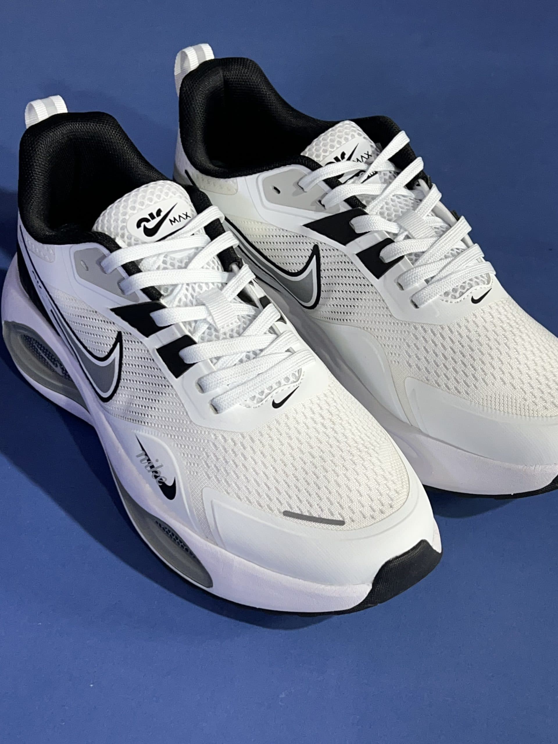 نایک ایر زوم وینفلو وی تو سفید مشکی NIKE AIR ZOOM WINFLO 2 — تصویر ۲