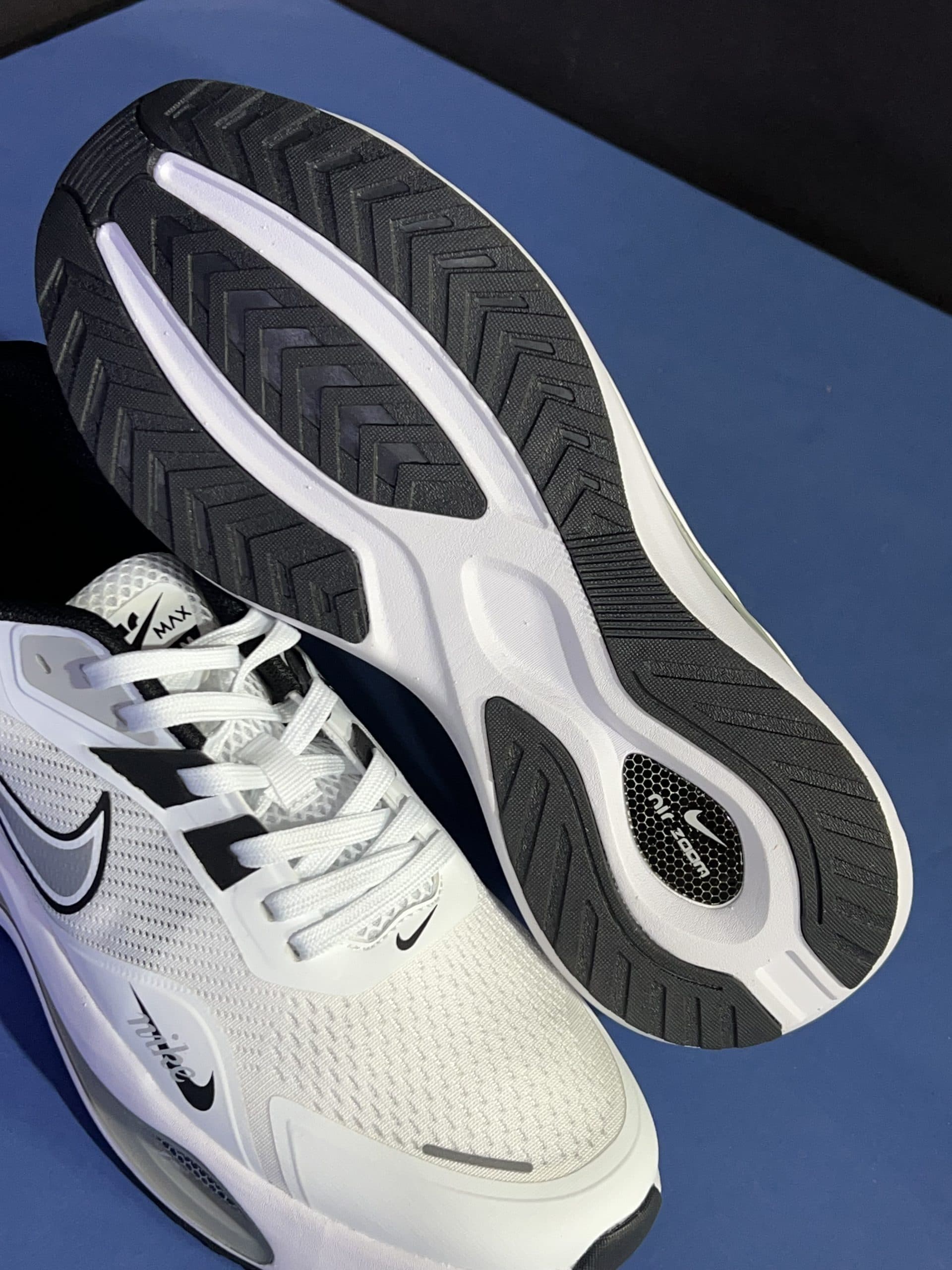 نایک ایر زوم وینفلو وی تو سفید مشکی NIKE AIR ZOOM WINFLO 2 — تصویر ۴