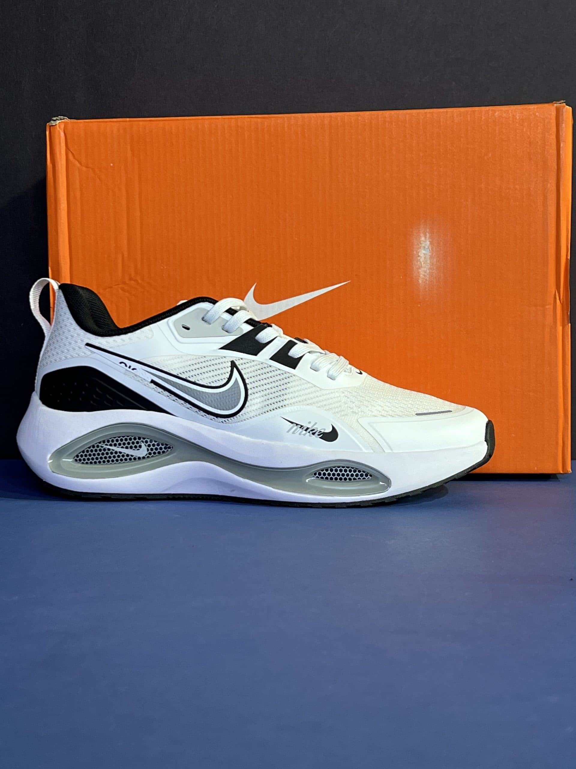 نایک ایر زوم وینفلو وی تو سفید مشکی NIKE AIR ZOOM WINFLO 2