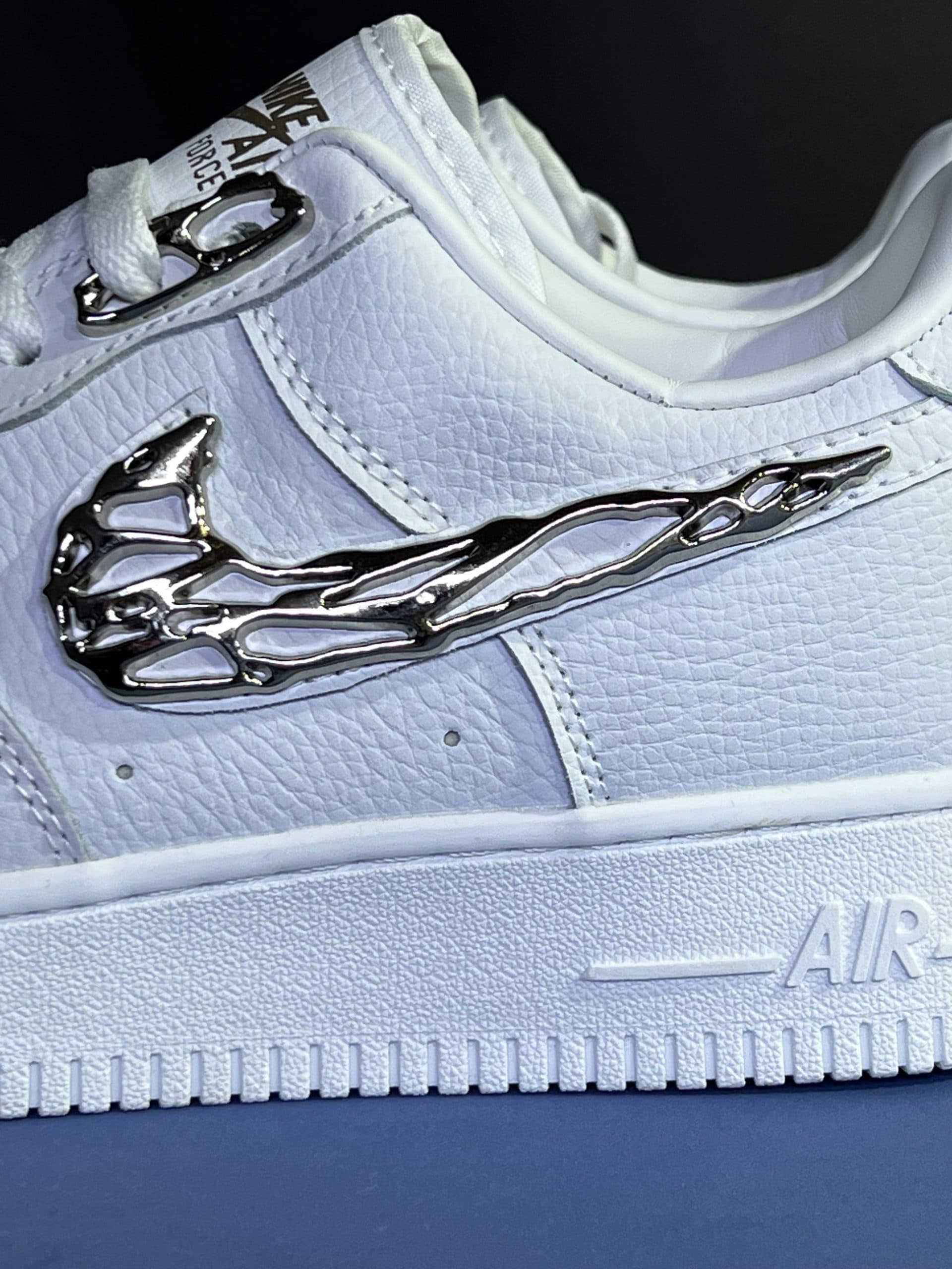 نایک ایرفورس وان مولتن متال ( نایک نقره ای ) NIKE AIRFORCE 1 MOLTEN METAL (SILVER METAL) — تصویر ۳