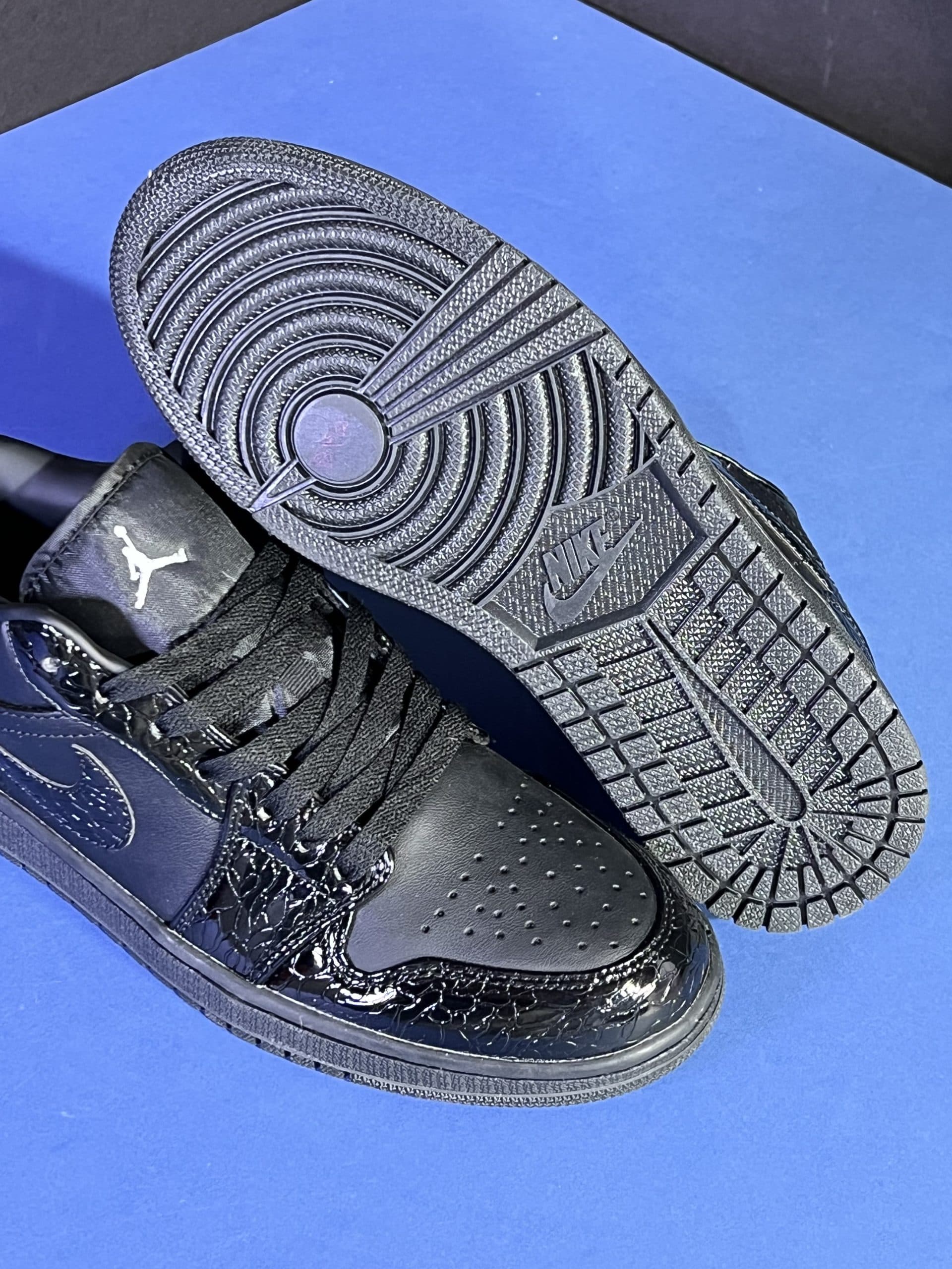 نایک ایر جردن وان لو مشکی ورنی NIKE AIR JORDAN 1 LOW BLACK PATENT ELEPHANT — تصویر ۴
