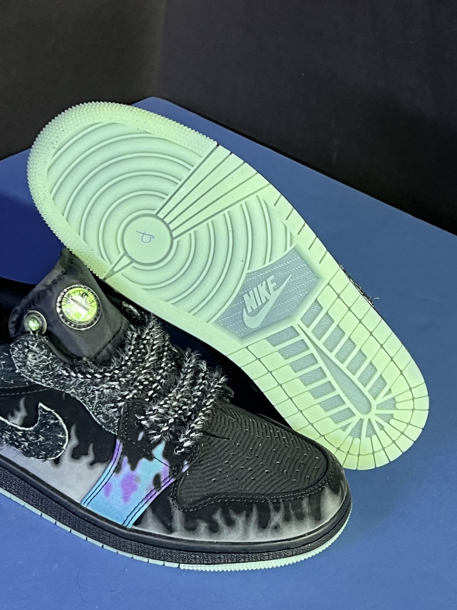 نایک ایر جردن لو چشم گربه ای (شبنما) NIKE AIR JORDAN 1 LOW CAT EYES — تصویر ۵