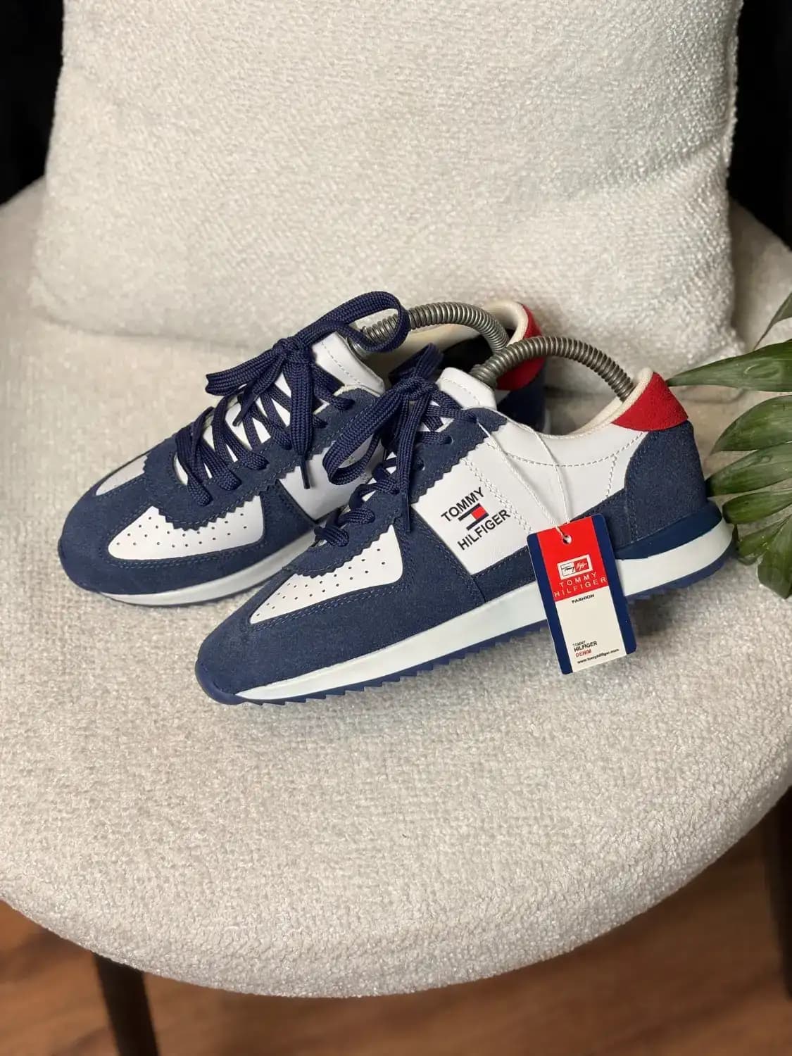 کتونی زنانه تامی هیلفیگر سرمه‌ای Tommy Hilfiger – 14452