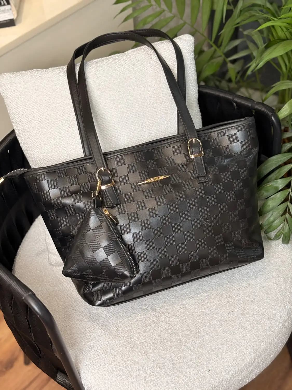 کیف زنانه بزرگ چهارخونه LV – 14318 — تصویر ۳