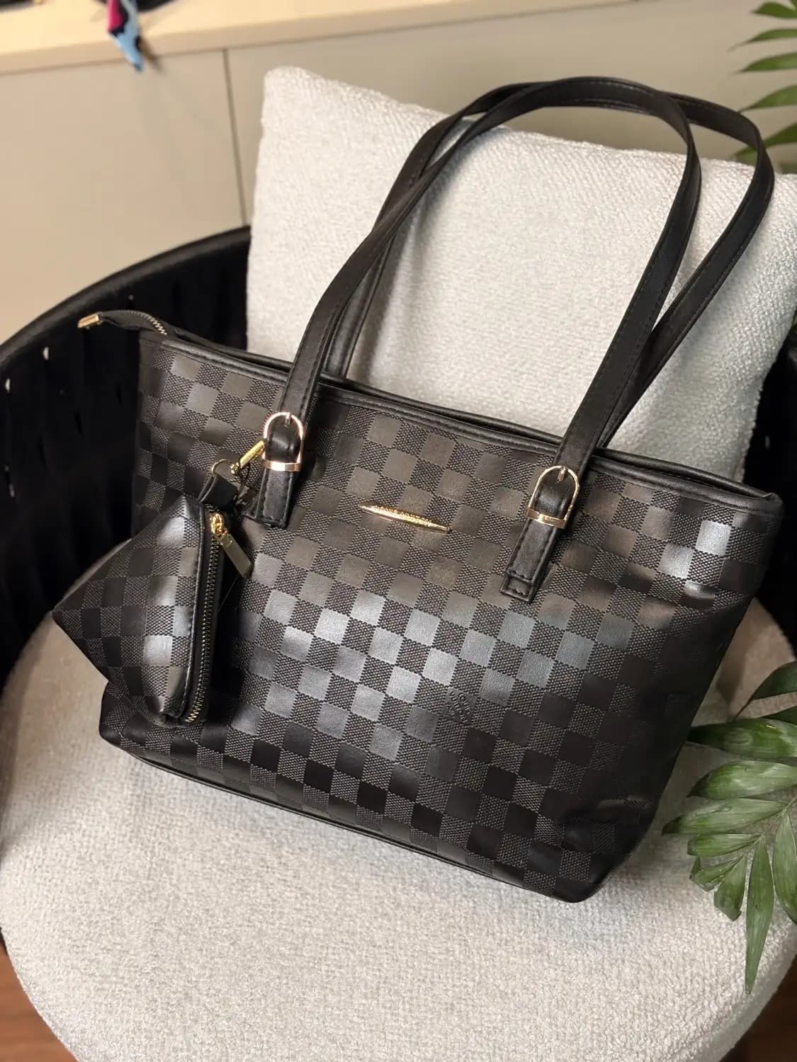 کیف زنانه بزرگ چهارخونه LV – 14318