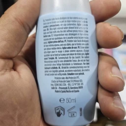 ضدآفتاب ایزدین فیوژن واتر مجیک SPF50 محافظت روزانه 5 ستاره با بافت فوق سبک و جذب سریع — تصویر ۴