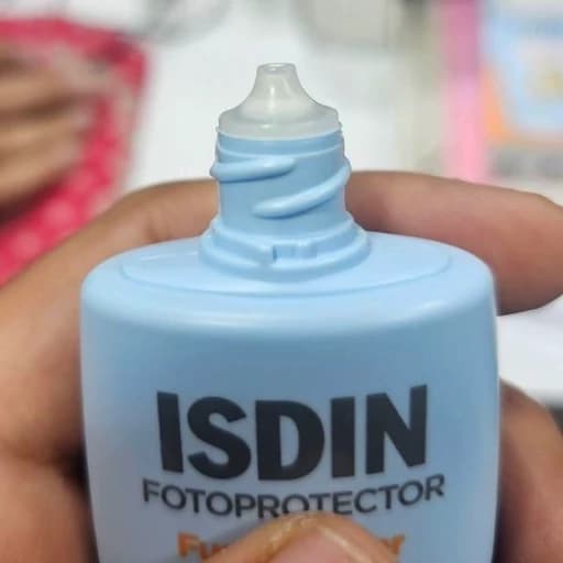 ضدآفتاب ایزدین فیوژن واتر مجیک SPF50 محافظت روزانه 5 ستاره با بافت فوق سبک و جذب سریع — تصویر ۷