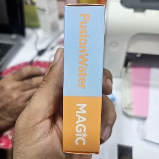ضدآفتاب ایزدین فیوژن واتر مجیک SPF50 محافظت روزانه 5 ستاره با بافت فوق سبک و جذب سریع — تصویر ۸