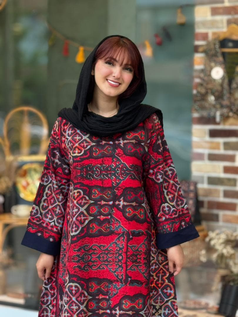 پیراهن پریا زرشکی طرحدار — تصویر ۲