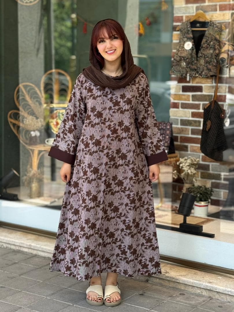 پیراهن پریا گل دار قهوه ای سفید راه راه