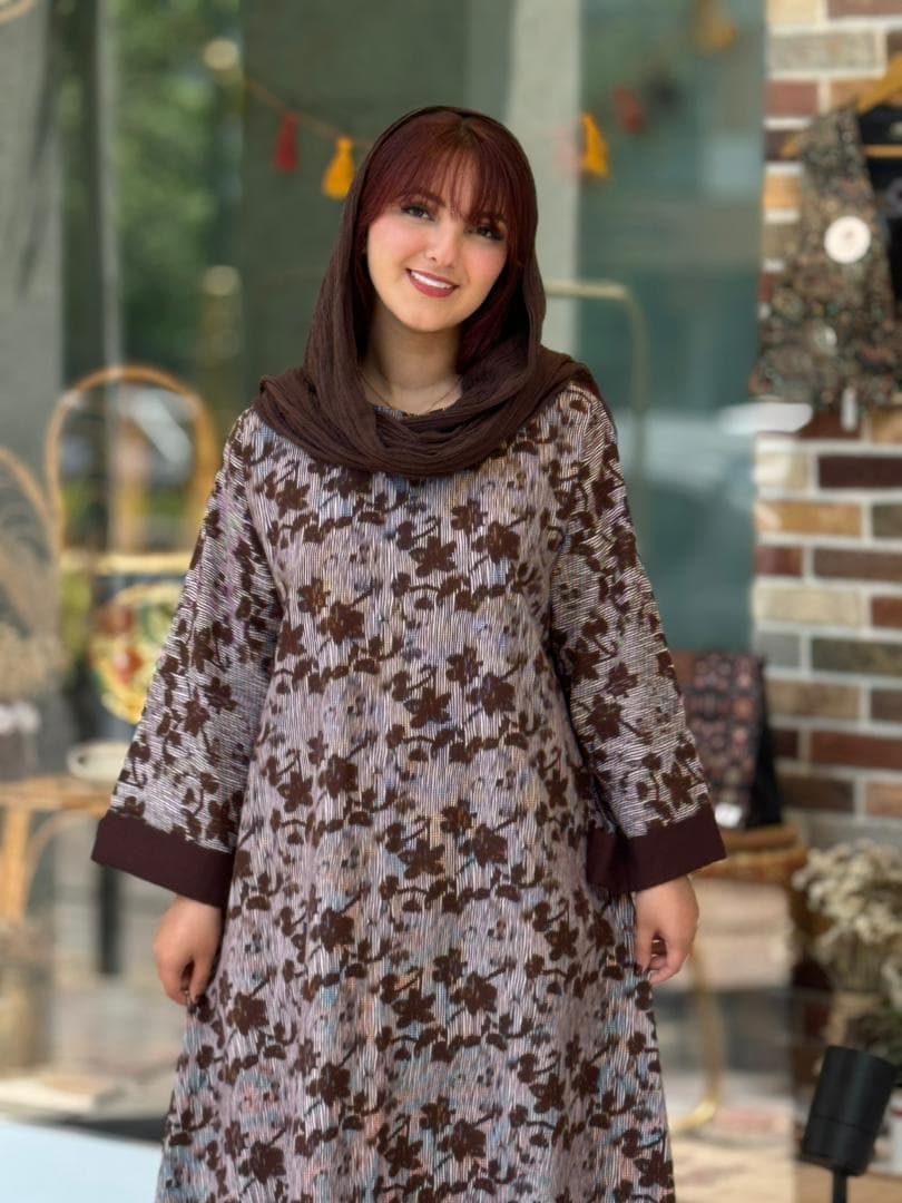 پیراهن پریا گل دار قهوه ای سفید راه راه — تصویر ۲