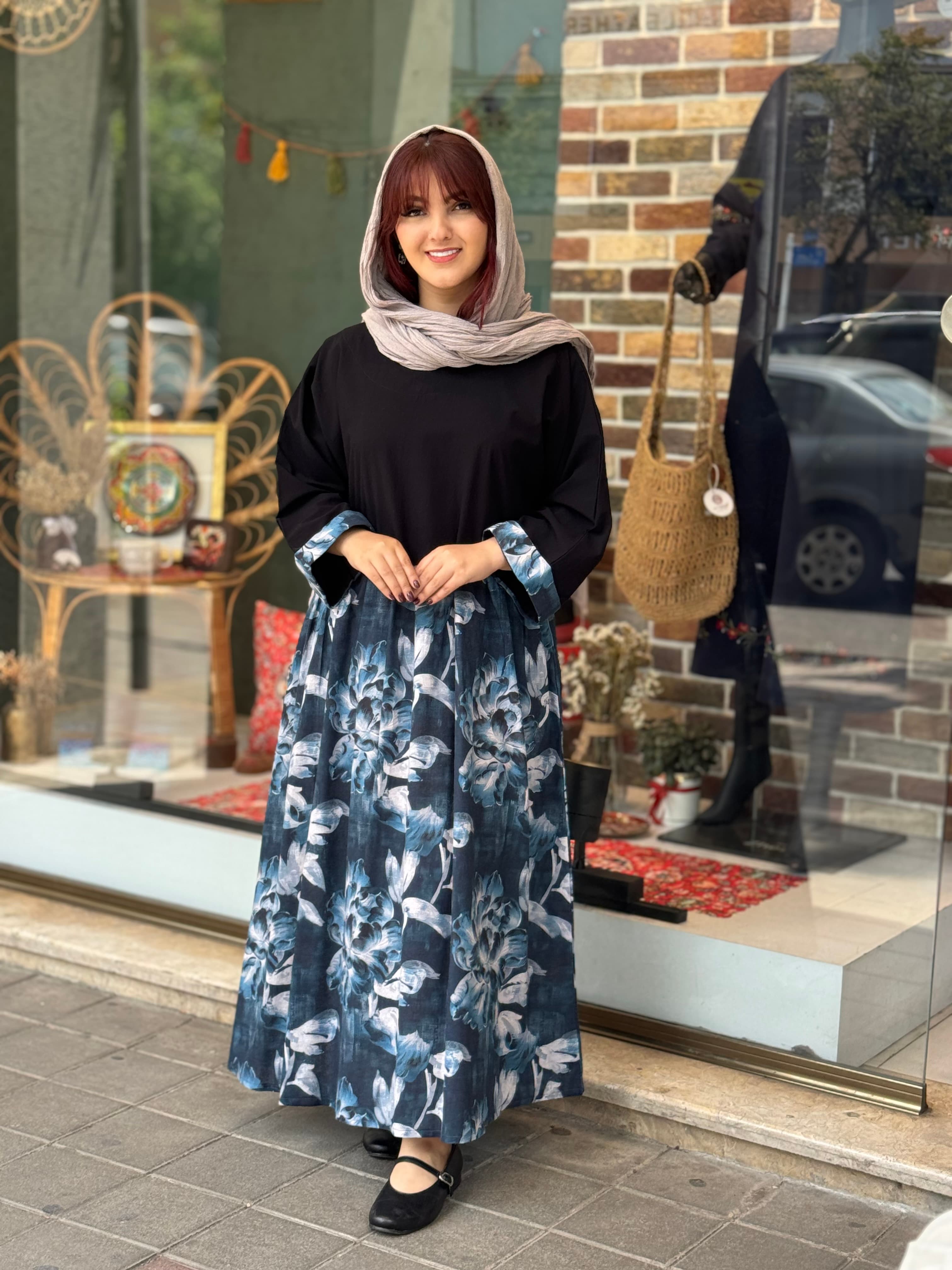 پیراهن شایسته مشکی طرحدار آبی گلی