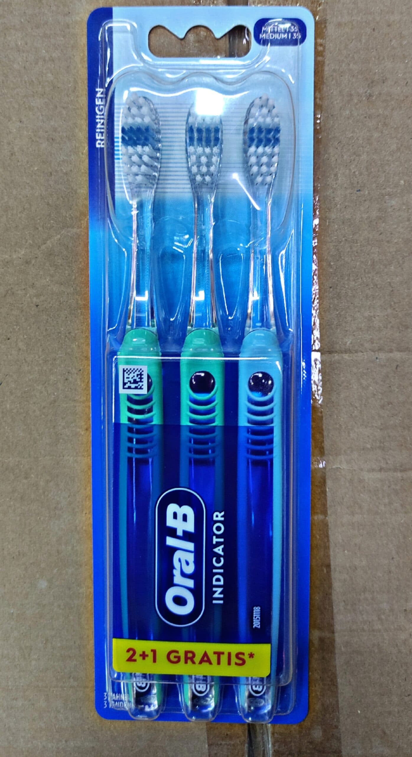 مسواک هلندی اورال بی Oral-B Indicator Medium با برس متوسط 3 عددی — تصویر ۲