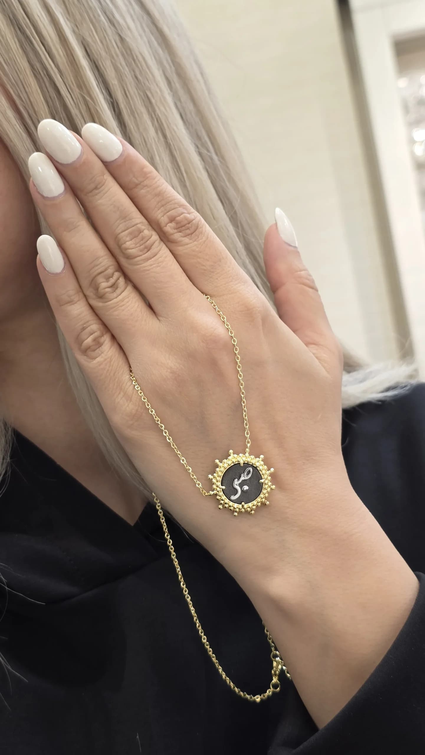 گردنبند آبکاری طلا طرح صبر — تصویر ۴