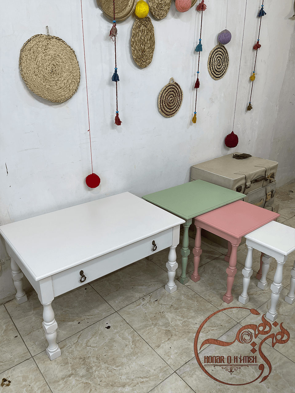 میز عسلی و جلو مبلی سفید