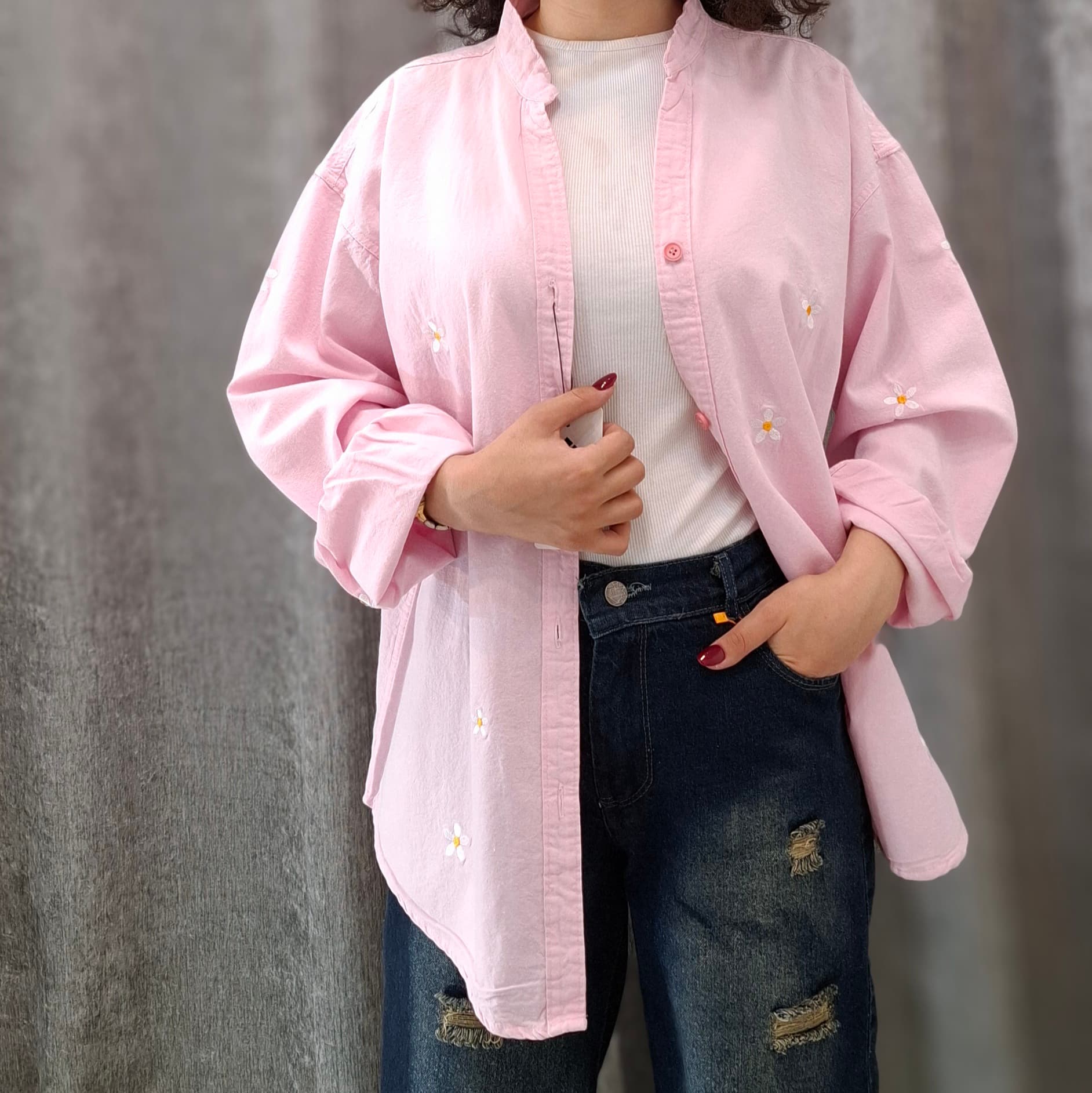 مانتو لنین نخی طرح گل بابونه ریز (زنانه) — تصویر ۴
