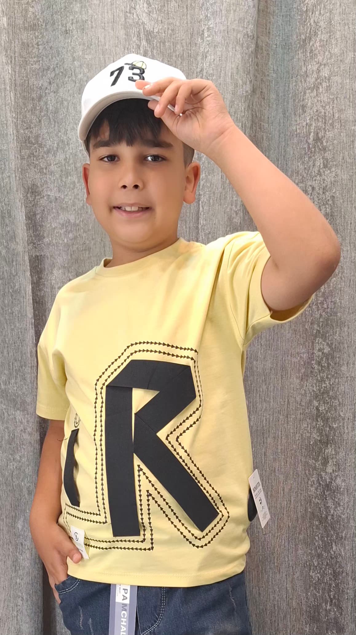 تیشرت طرح R(بچگانه) — تصویر ۳