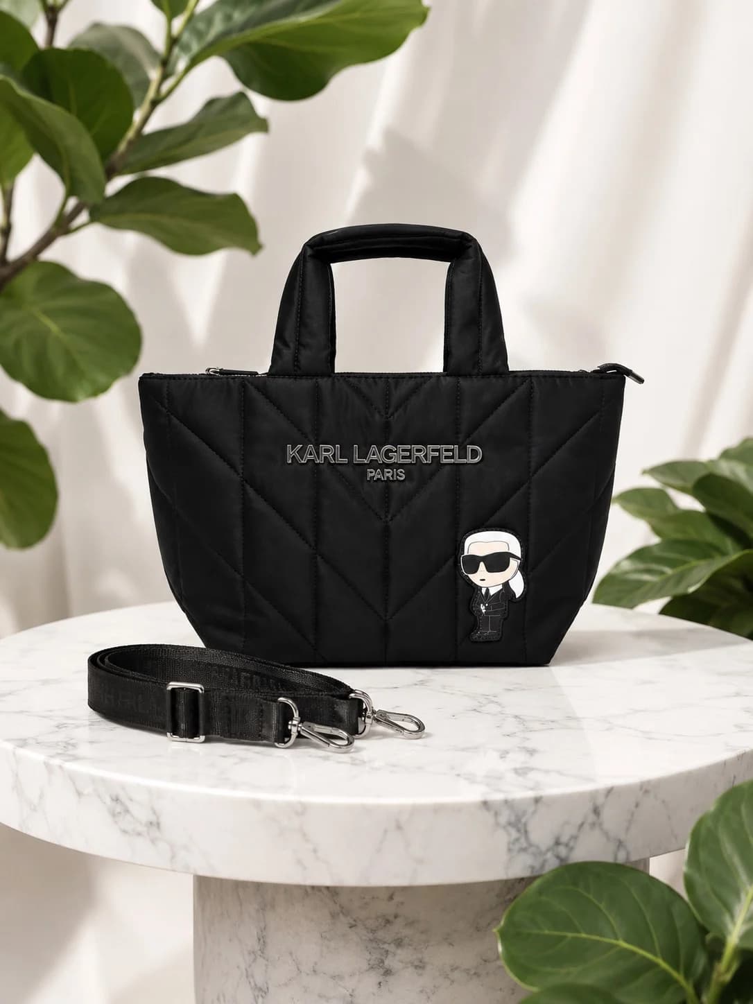 کیف دوشی و دستی مشکی وارداتی KARL LAGERFELD