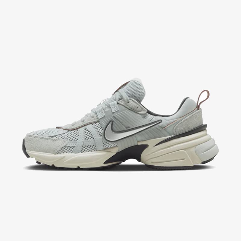 کفش نایکی مدل V2K Run — تصویر ۳