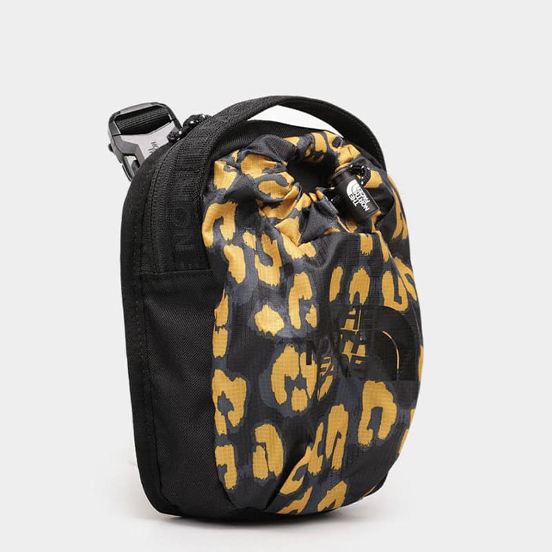کیف رودوشی نورث فیس مدل Bozer pouch Crossbody — تصویر ۴