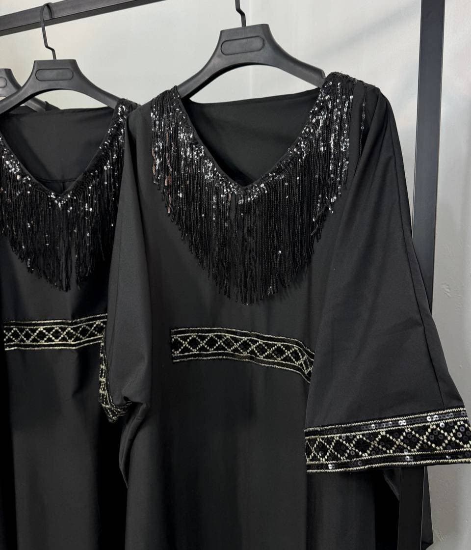 عبای مجلسی زنانه مدل ماهک جنس الیزه خرجکار درخشان (کد: ۸۲۳۳) — تصویر ۴