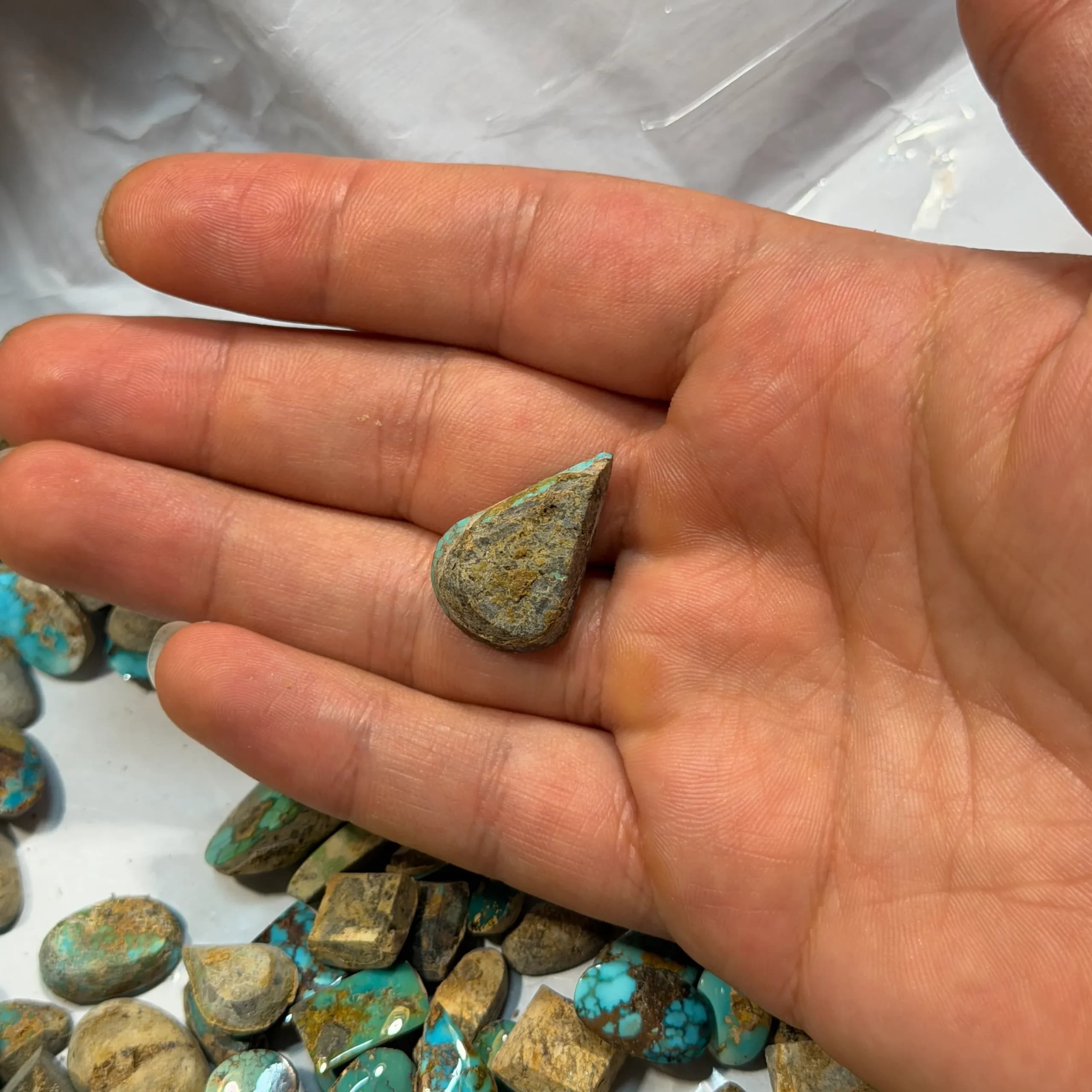 سنگ فیروزه اشکی اصل نیشابور کد2287 — تصویر ۲