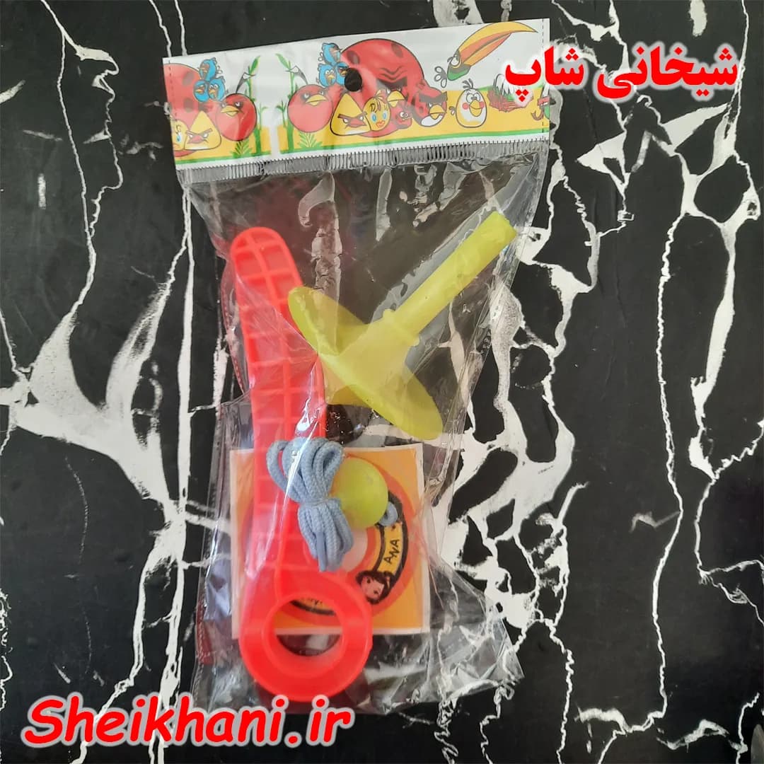 فرفره پلاستیکی با نخ و برچسب — تصویر ۲