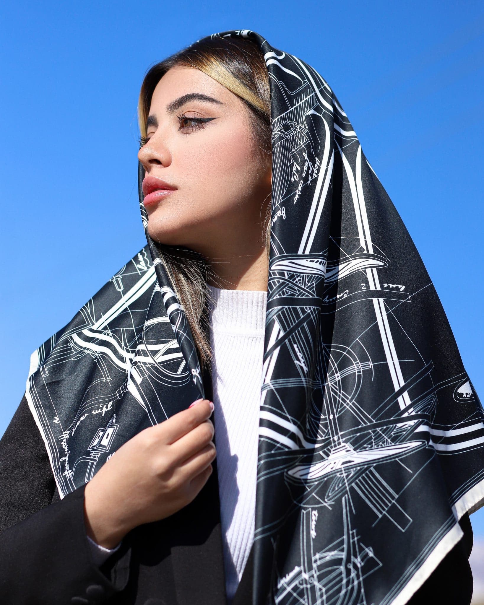 روسری ساتن ابریشم ترک ۵۴۱