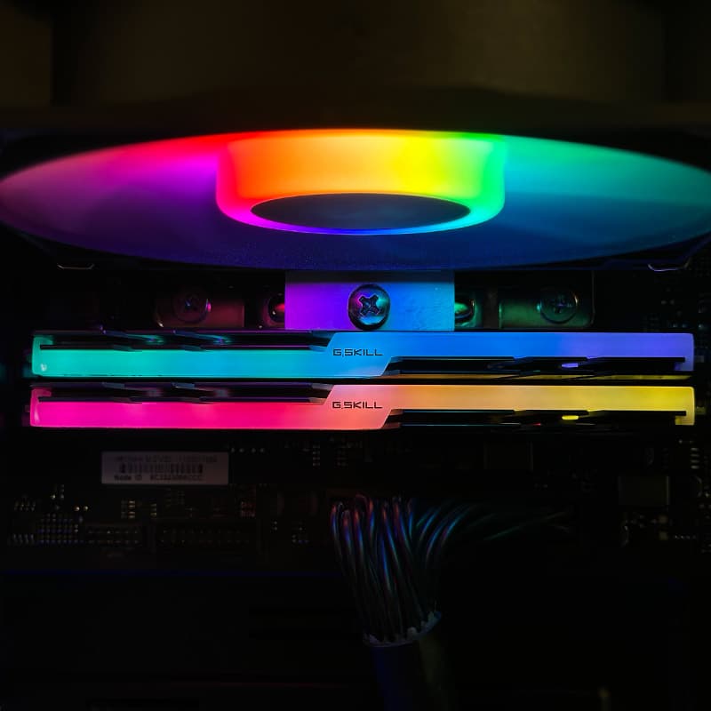 پک 16 گیگ رم Trident Z RGB 16GB (8×2) DDR4 3200Mhz استوک در حد نو — تصویر ۳