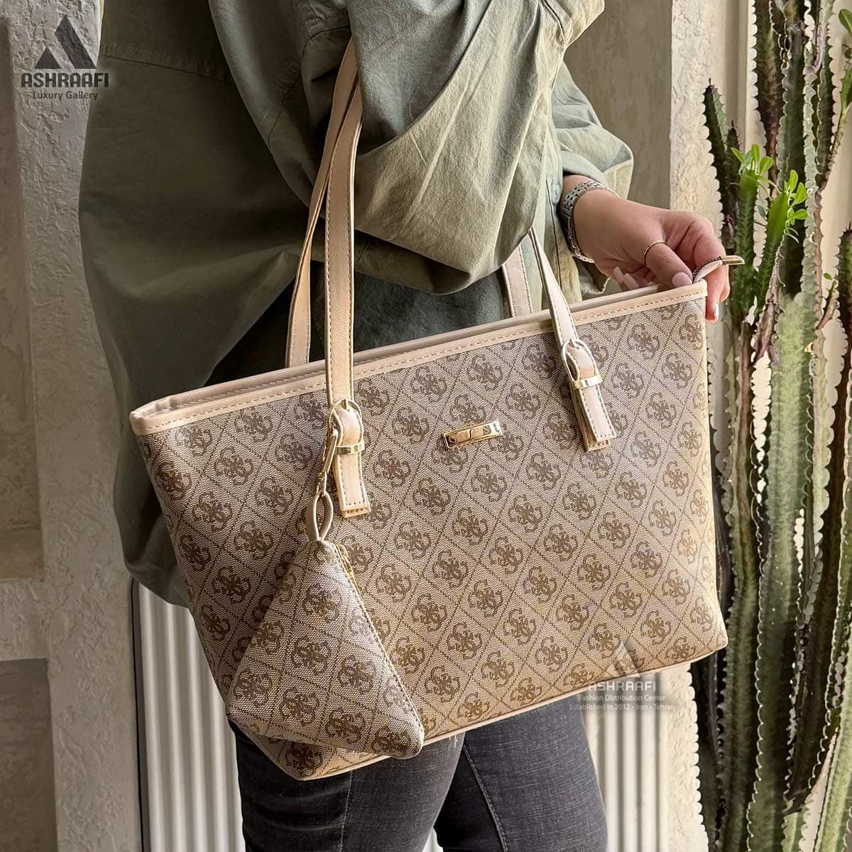 کیف زنانه گس Guess Shoulder Bag A01 — تصویر ۳