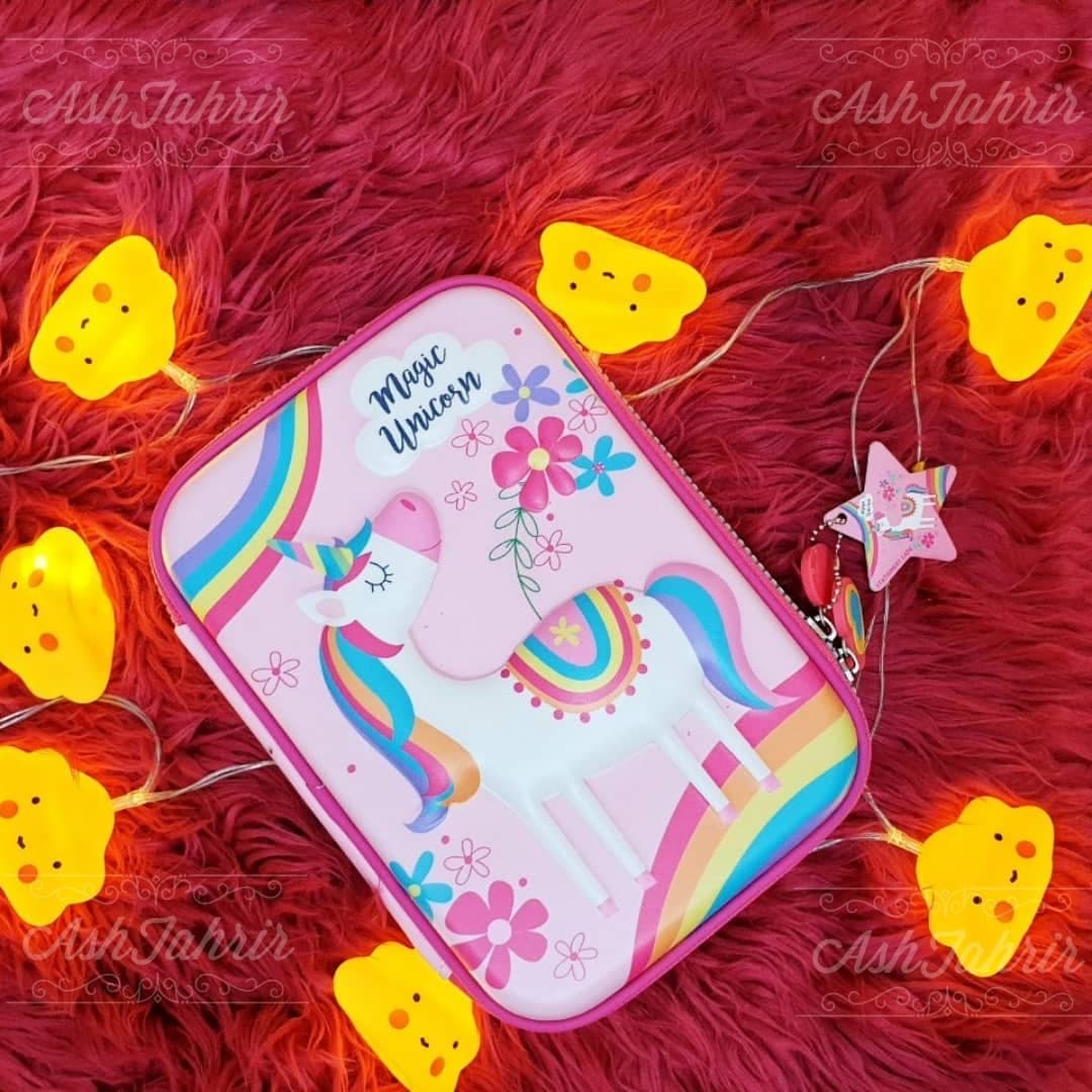جامدادی کتابی طرح برجسته فانتزی — تصویر ۳