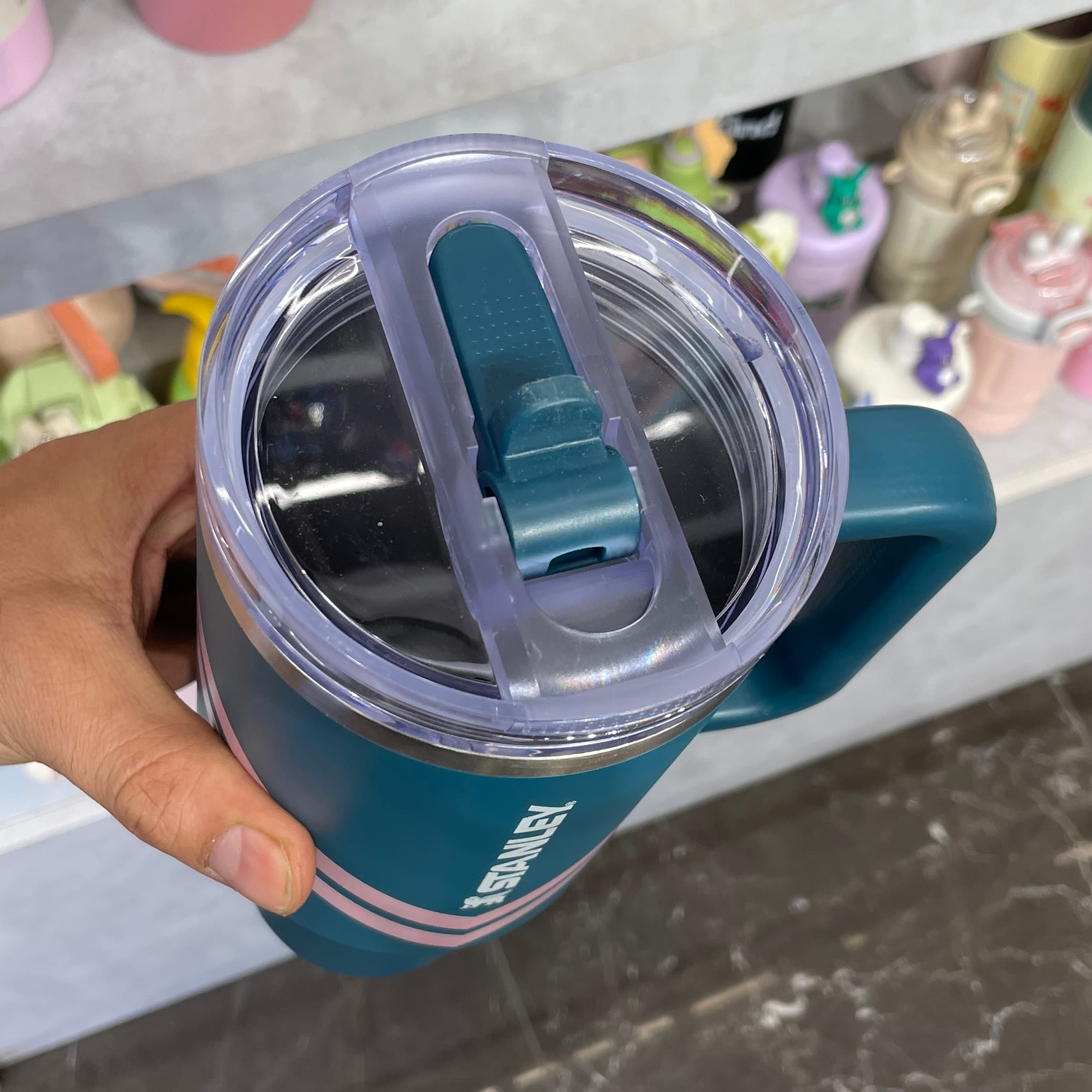 تراول ماگ استنلی سبز تیره طرح Quencher ProTour اورجینال ضد نشت — تصویر ۳