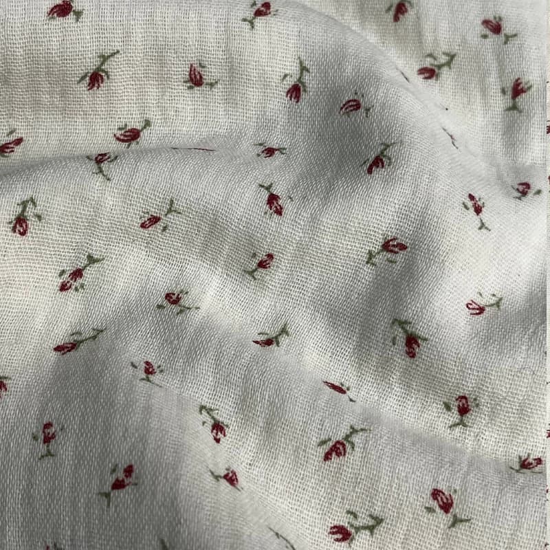 پارچه موسلین طرح گل قرمز وارداتی — تصویر ۳