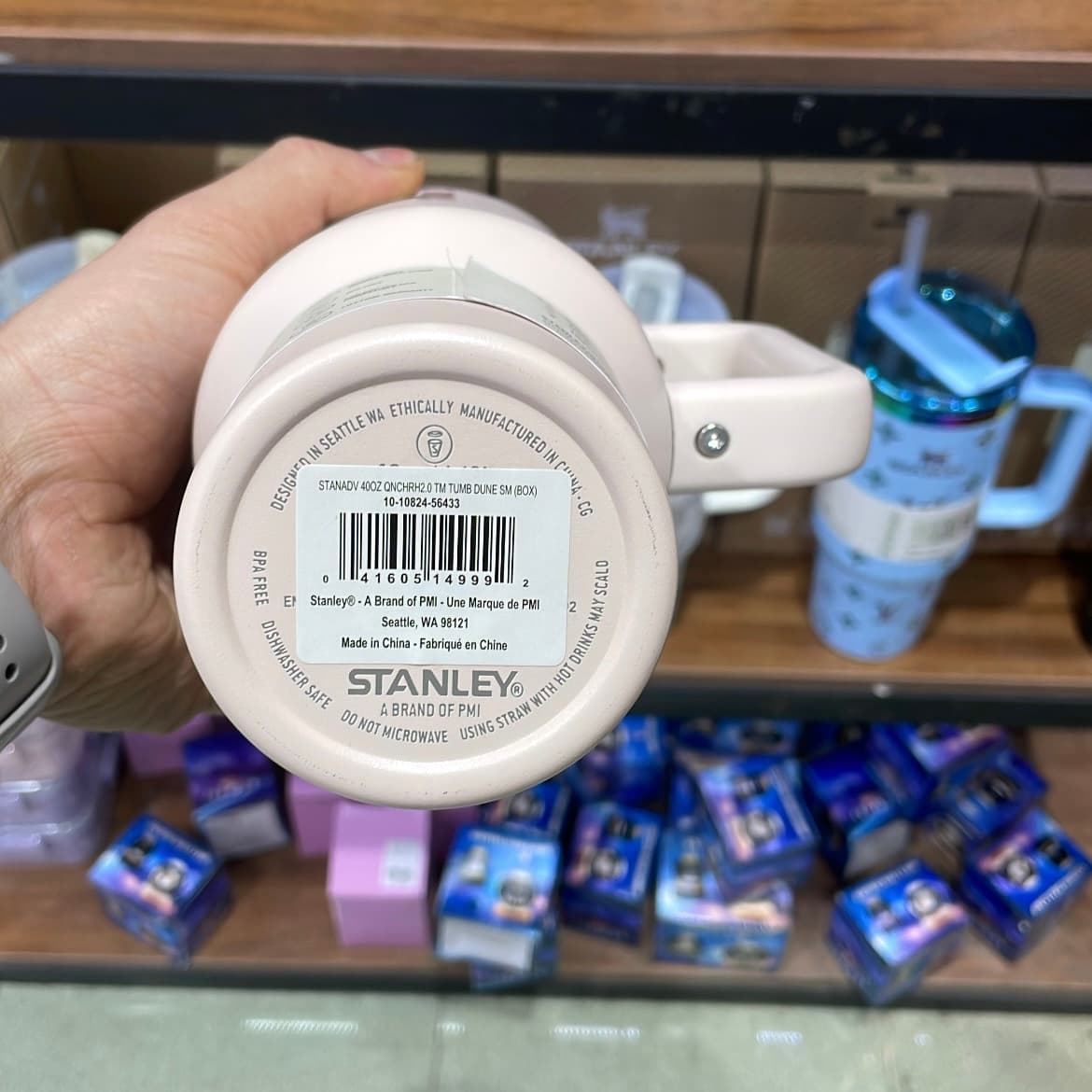 تراول ماگ اورجینال استنلی صورتی روشن (گلبهی) مدل تامبلر 40oz بدون نشتی | لوگو عمودی — تصویر ۶