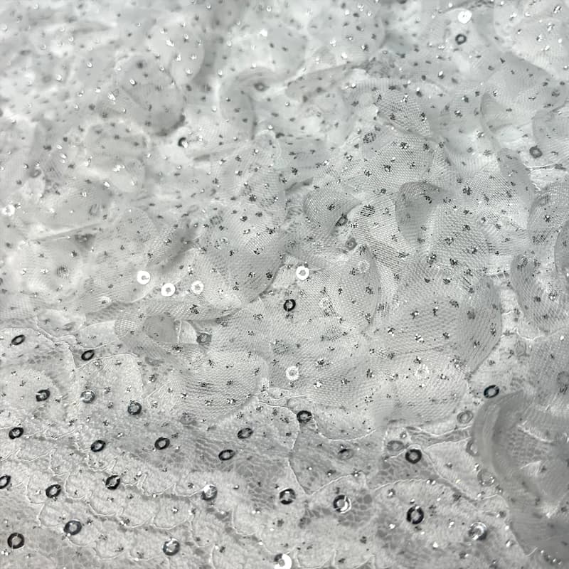 دانتل گل برجسته شاین‌دار سفید — تصویر ۲