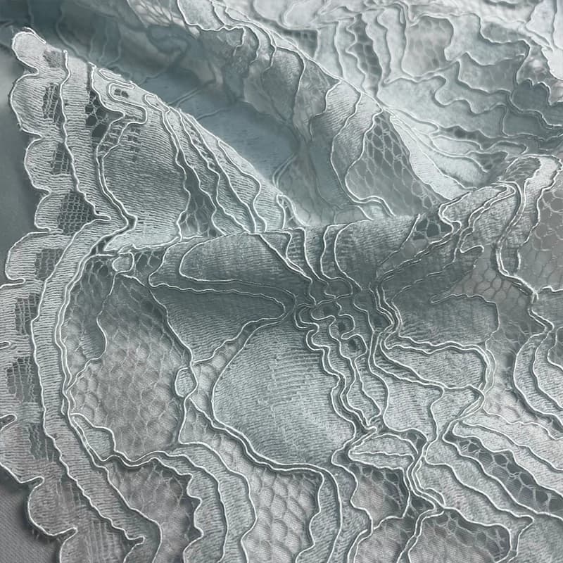 پارچه دانتل فرانسه قیطون دوزی آبی آسمانی — تصویر ۲