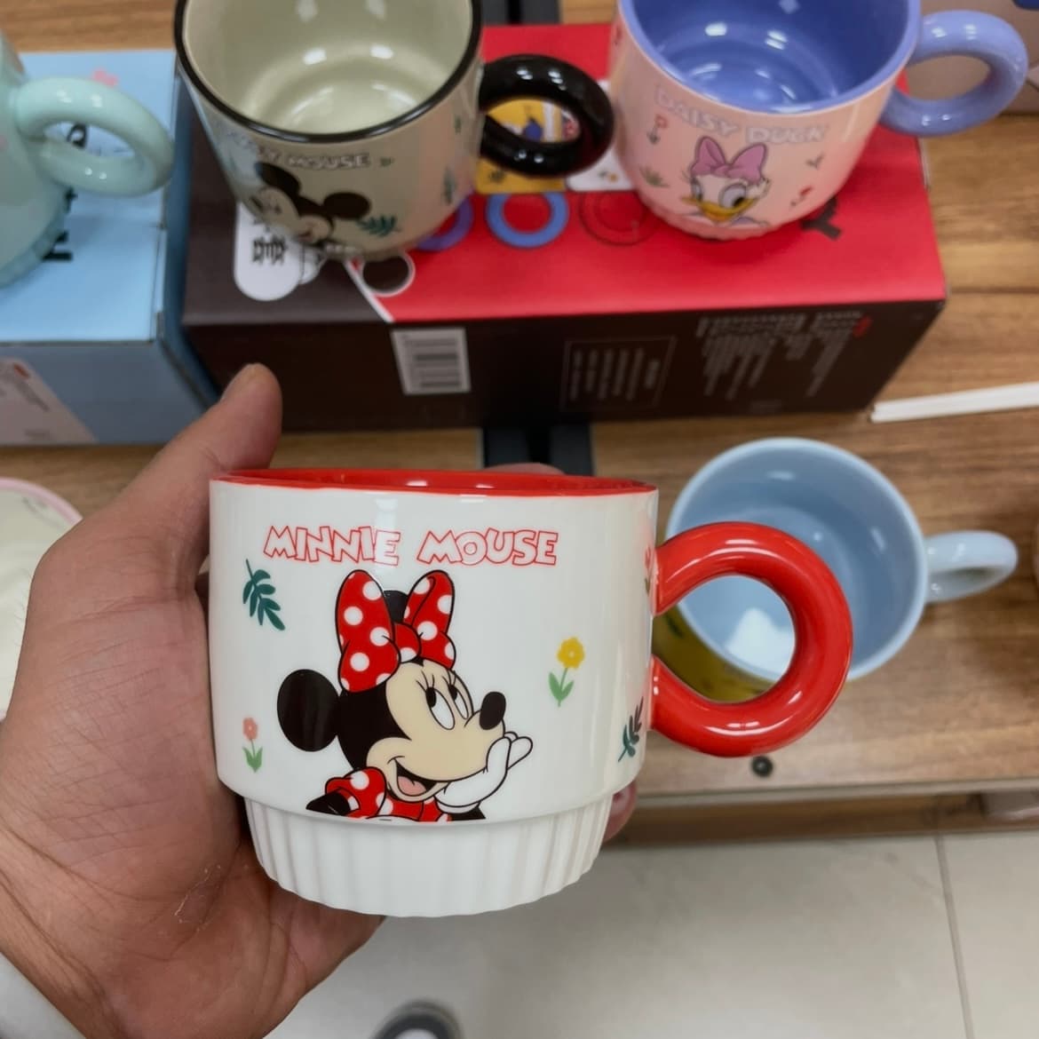 ست ۴ عددی ماگ دیزنی میکی و دوستان اورجینال | MICKEY AND FRIENDS ماگ کلکسیونی با جعبه کادویی — تصویر ۳