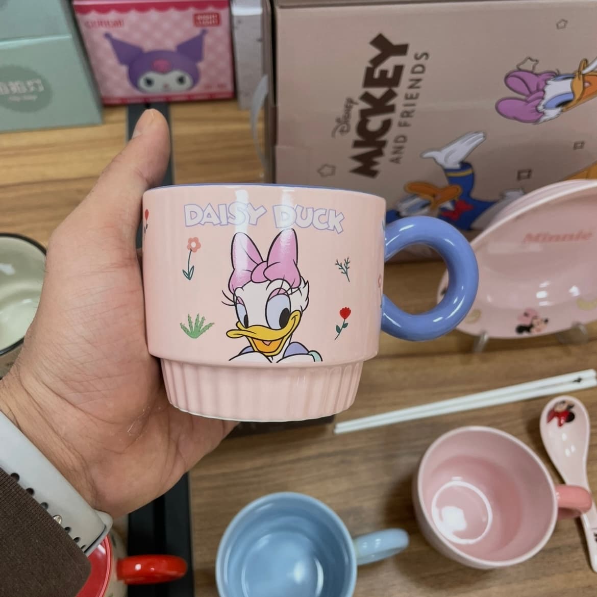 ست ۴ عددی ماگ دیزنی میکی و دوستان اورجینال | MICKEY AND FRIENDS ماگ کلکسیونی با جعبه کادویی — تصویر ۴