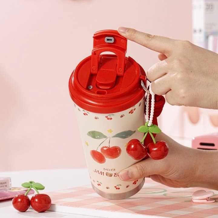 تراول ماگ 560 میل طرح تدی و گیلاسی JAM BEAR برند DILLER | ماگ گیلاسی دیلر اورجینال — تصویر ۸