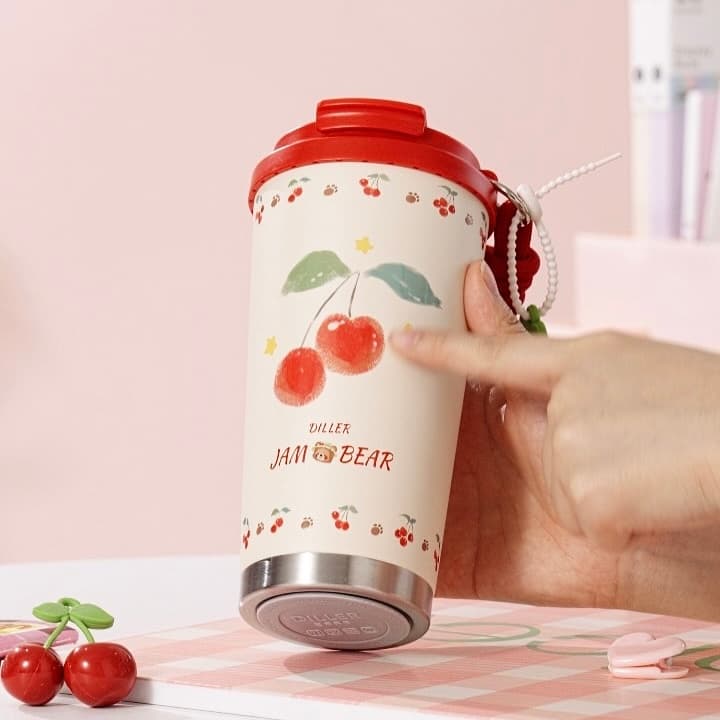 تراول ماگ 560 میل طرح تدی و گیلاسی JAM BEAR برند DILLER | ماگ گیلاسی دیلر اورجینال — تصویر ۴