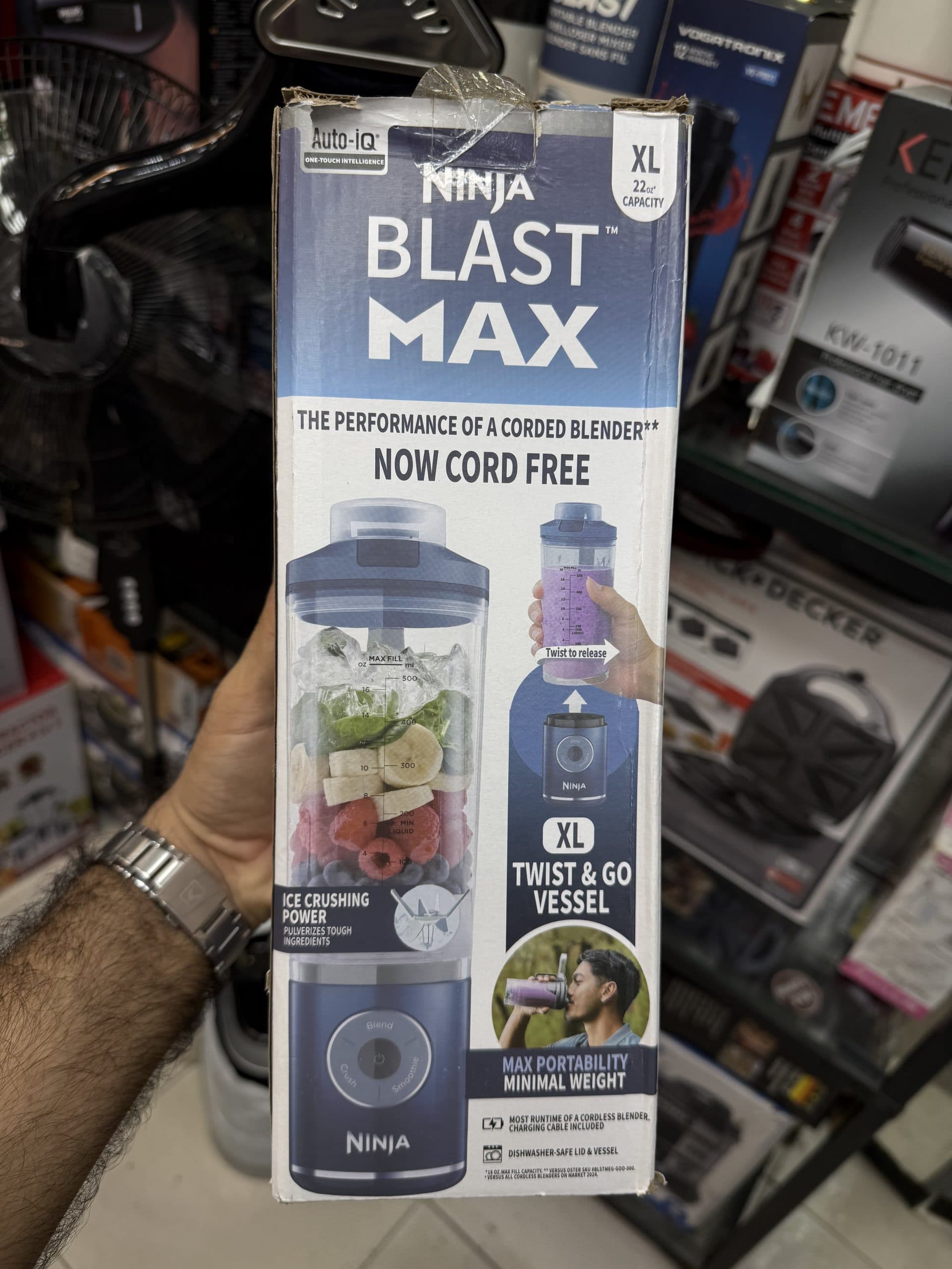مخلوط‌کن اسموتی‌ساز بی‌سیم نینجا اورجینال مدل Blast Max ظرفیت ۶۵۰ میلی‌لیتر Ninja Blast Max (22oz) — تصویر ۳