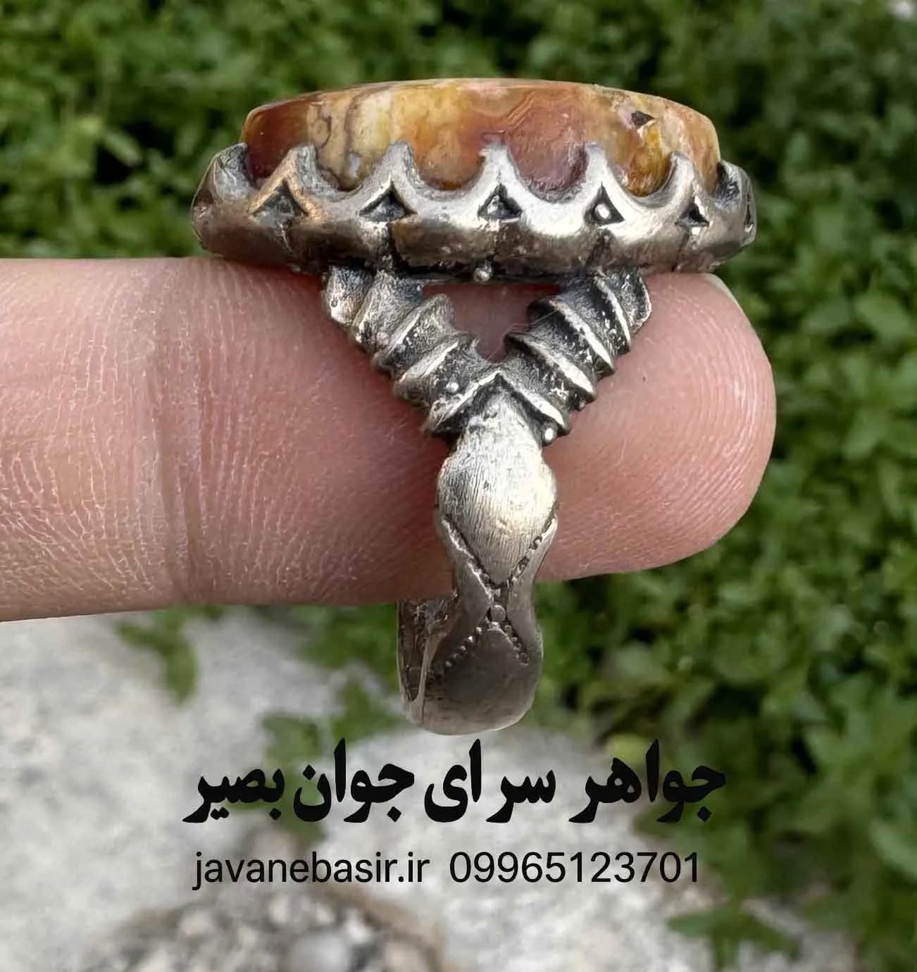 انگشتر سلطانی کهنه مصور با چهره های واضح و روحانیت بالا — تصویر ۲