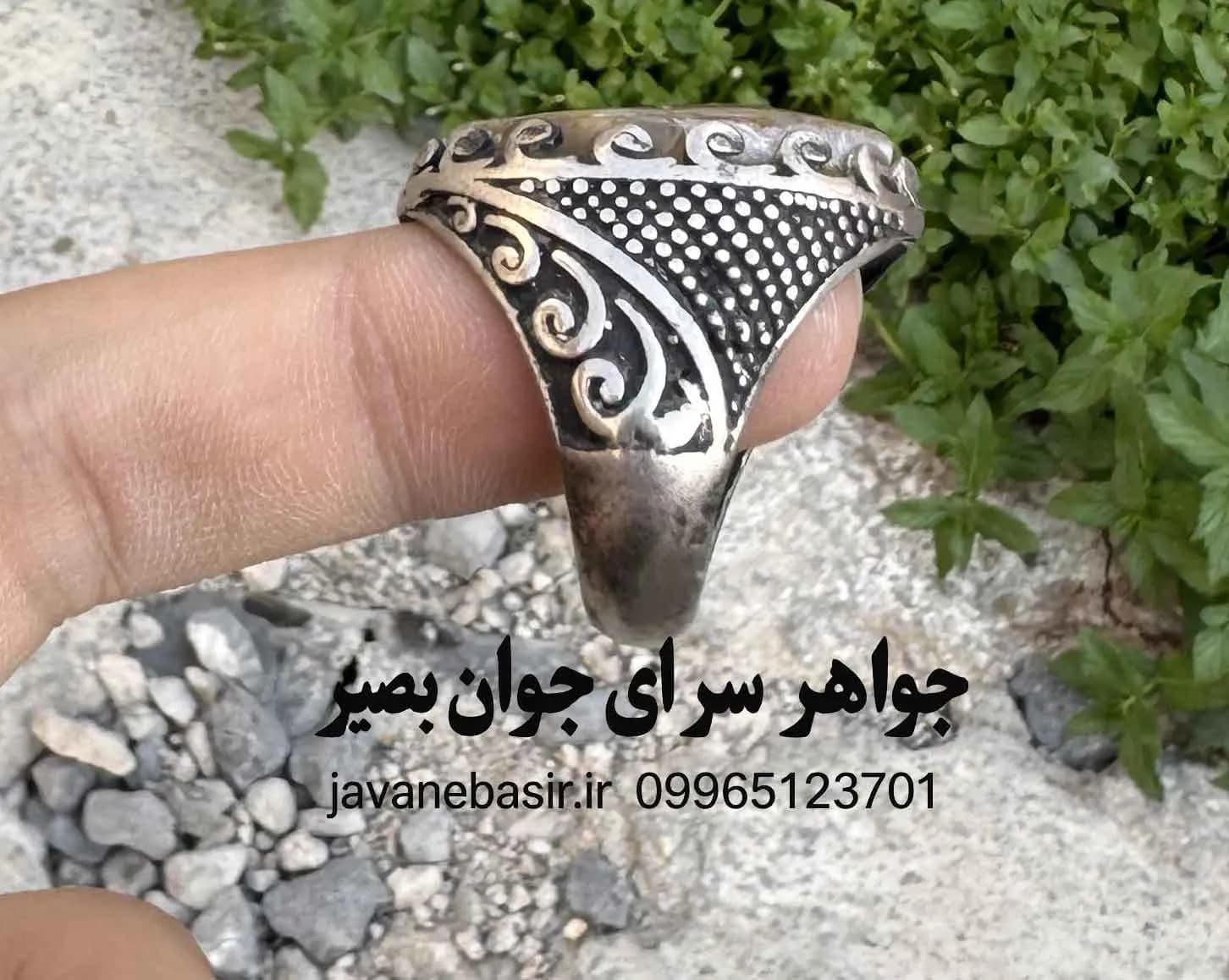 انگشتر سلطانی درشت و نامنظم با رکاب فیلی — تصویر ۲