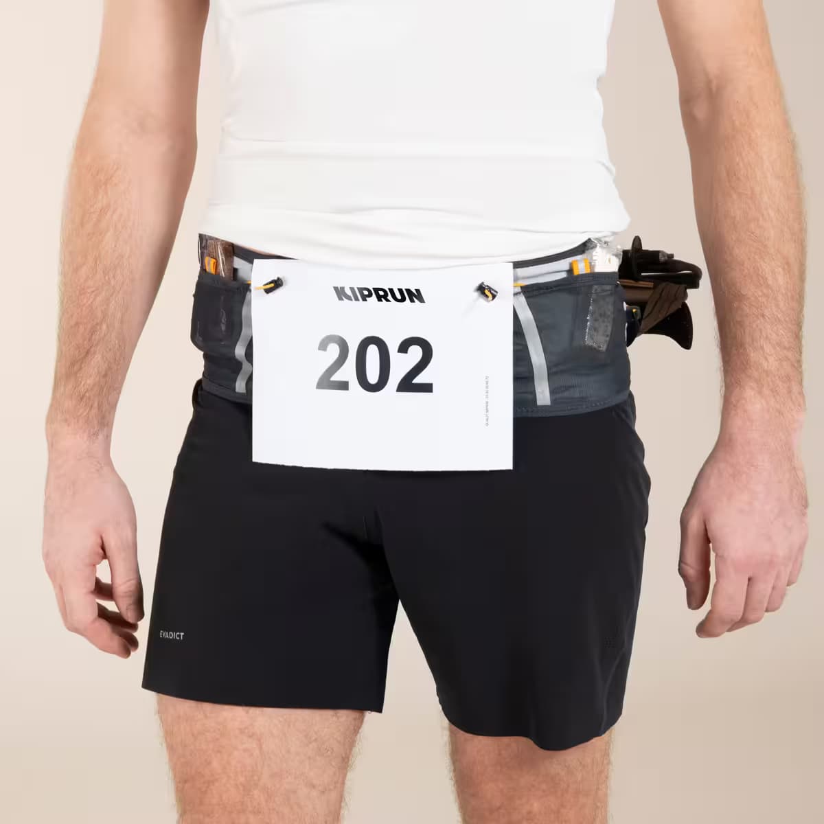 ✅ كمربند تريلرانينگ Kiprun Belt 900 – بزرگسال خاكستري مشكي مديوم/لارج — تصویر ۴