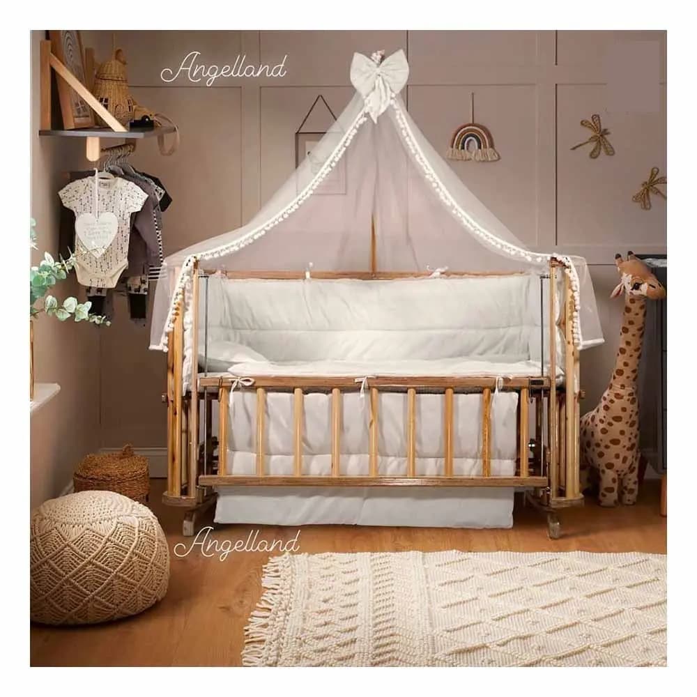 تخت و گهواره کنار مادر خودرنگ پرنسس آنجل لند
