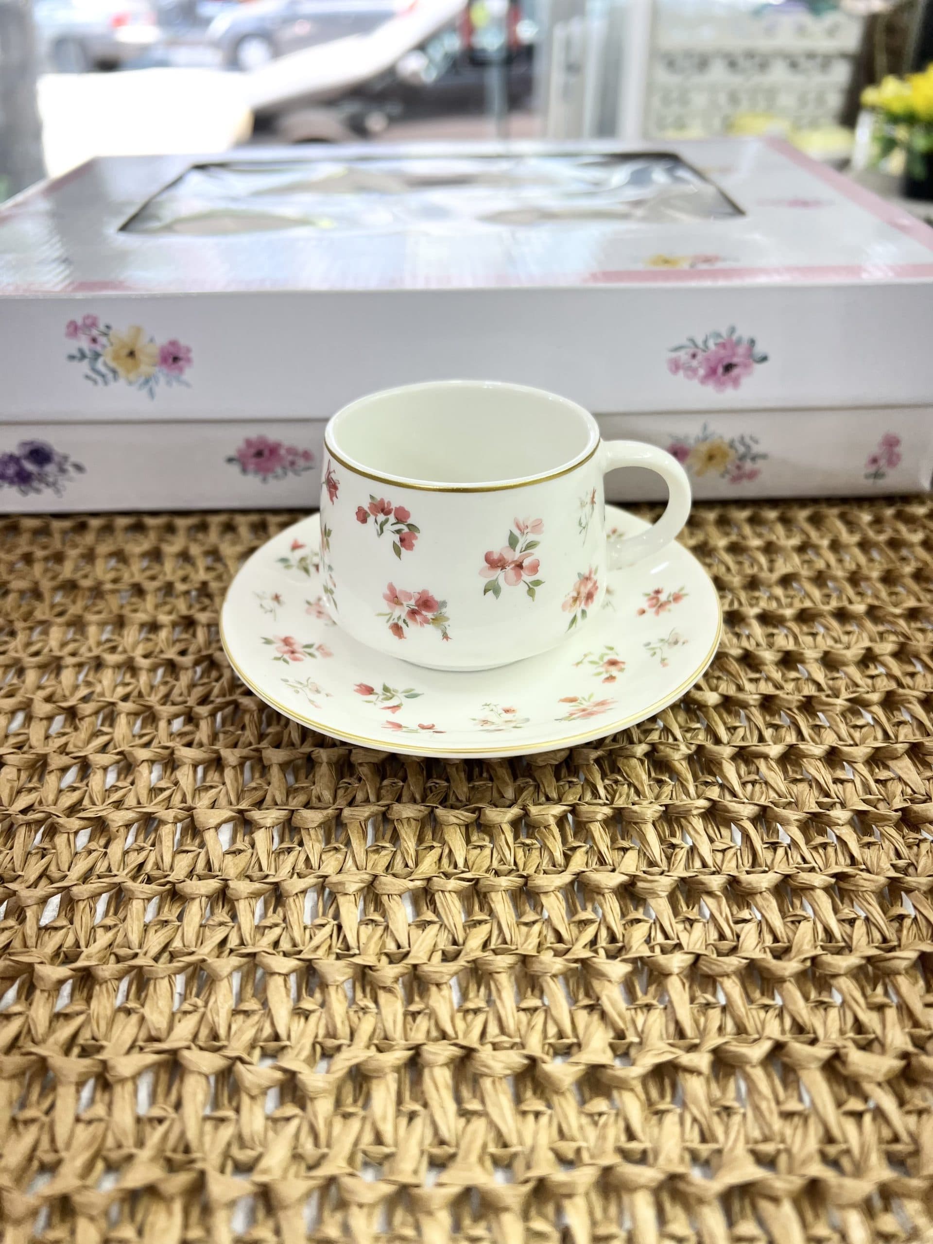 فنجان نعلبکی قهوه خوری گلدار — تصویر ۳
