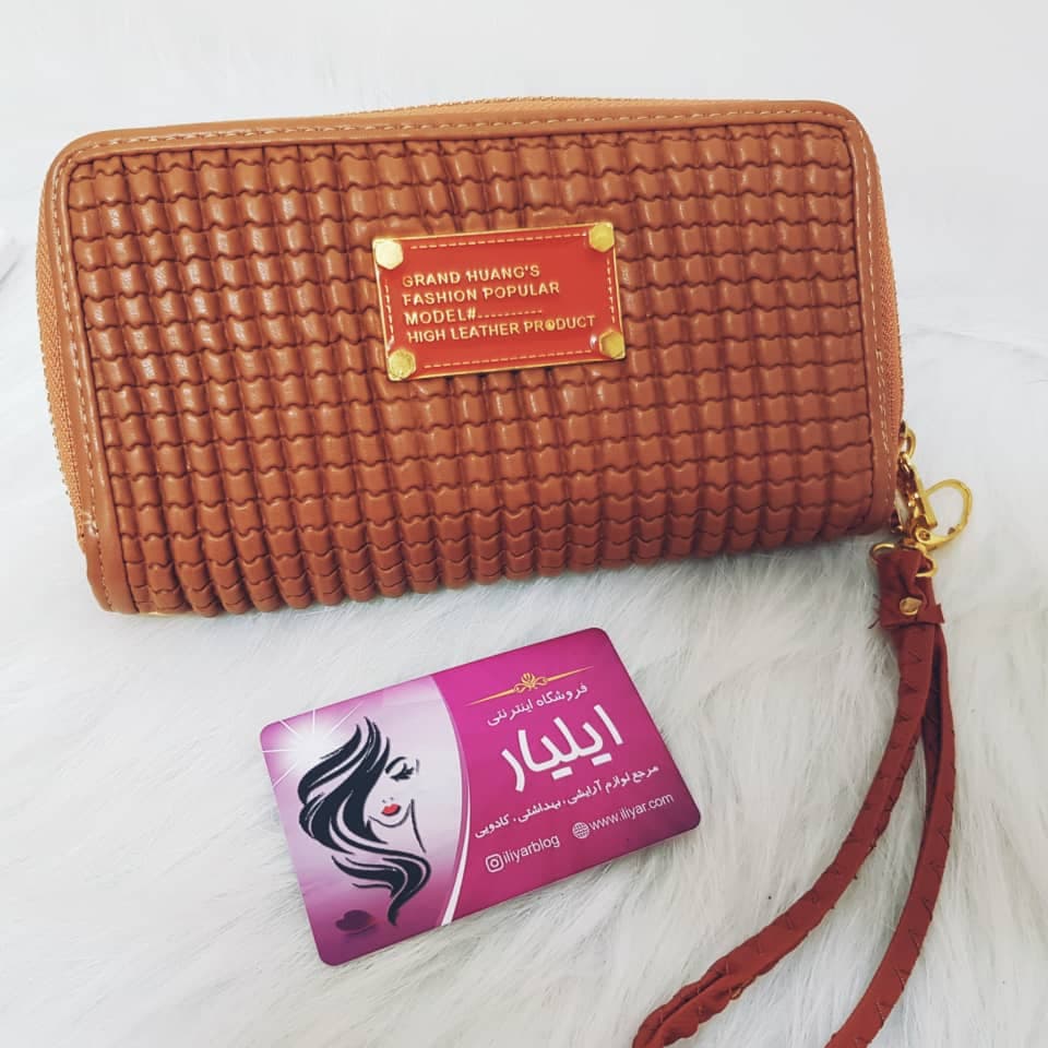 کیف پول زنانه زیپی چرم رنگ کرم — تصویر ۳