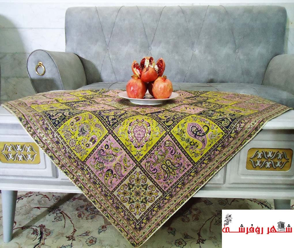 رومیزی پنج تیکه ترمه طرح خشتی رنگ زرد — تصویر ۲