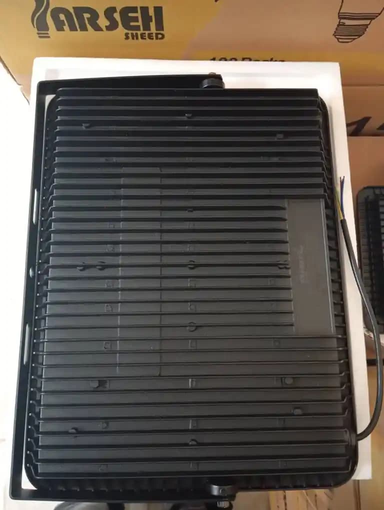 پروژکتور 300 وات پارسه شید مدل ژوپیتر | IP65 – رنگ نور مهتابی — تصویر ۶